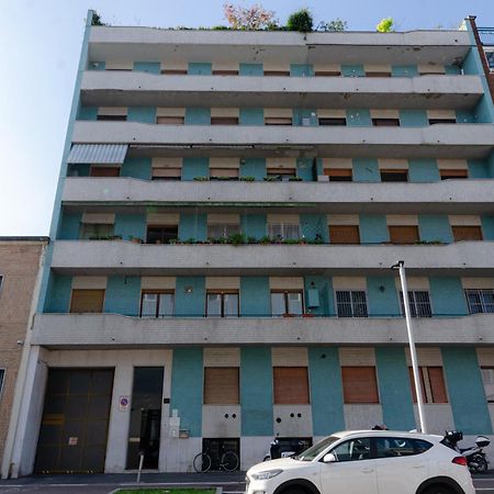 Vivimihome - Crespi House A 3 Minuti Dalla Metro Milano Exterior foto