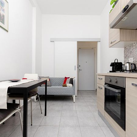 Vivimihome - Crespi House A 3 Minuti Dalla Metro Milano Exterior foto