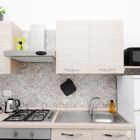 Vivimihome - Crespi House A 3 Minuti Dalla Metro Milano Exterior foto